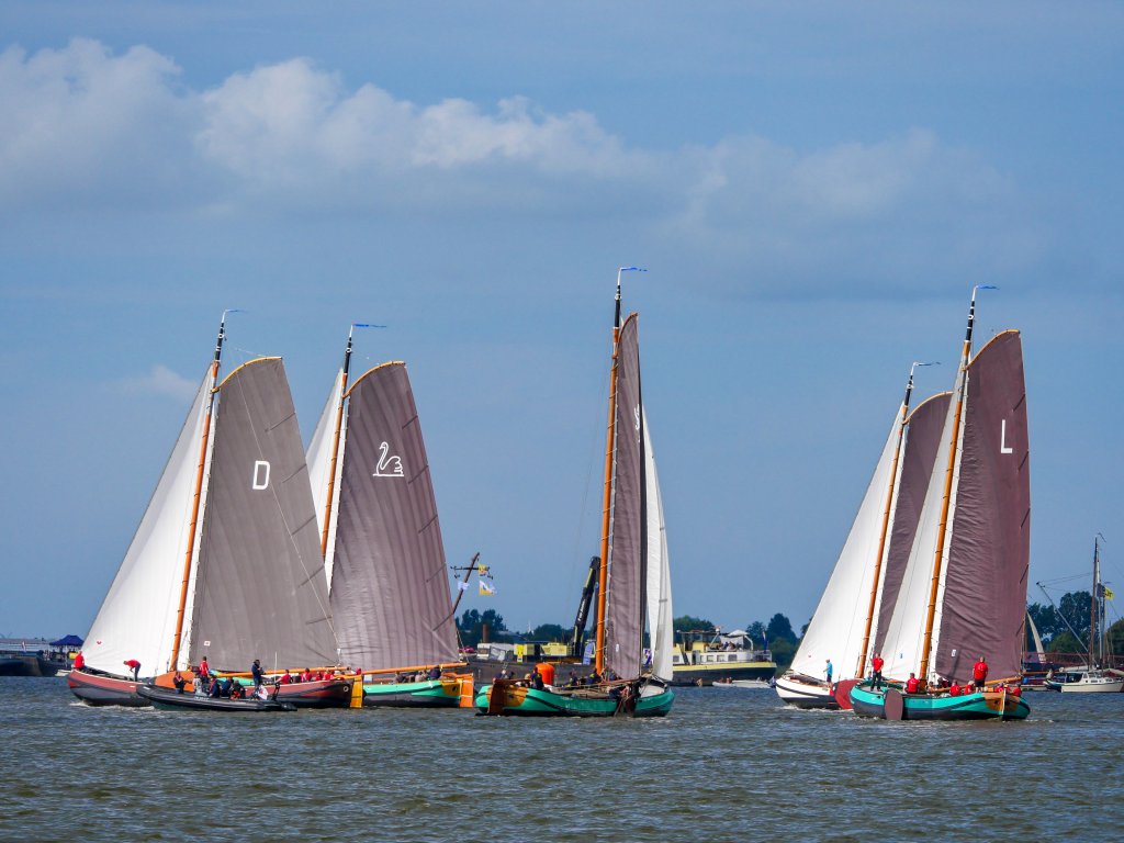 Winnaars en verliezers bij SKS skûtsjesilen op De Veenhoop