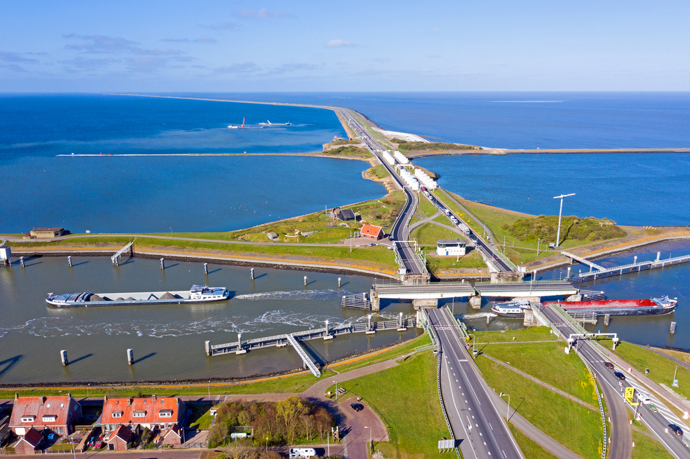 Stoffelijk overschot gevonden bij sluizen Kornwerderzand