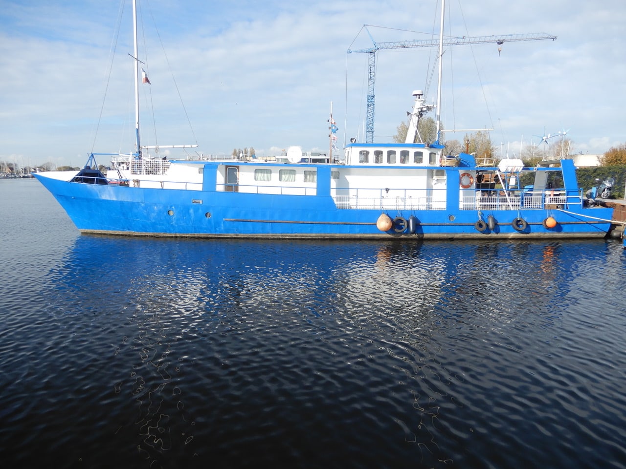 prioriteit Autonoom Doodskaak Zweedse ex-torpedojager te koop op online veiling - BootAanBoot.nl